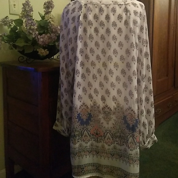 🌼🌼🌼🌼🌼 SOLD PLUS women's top - Picture 3 of 7